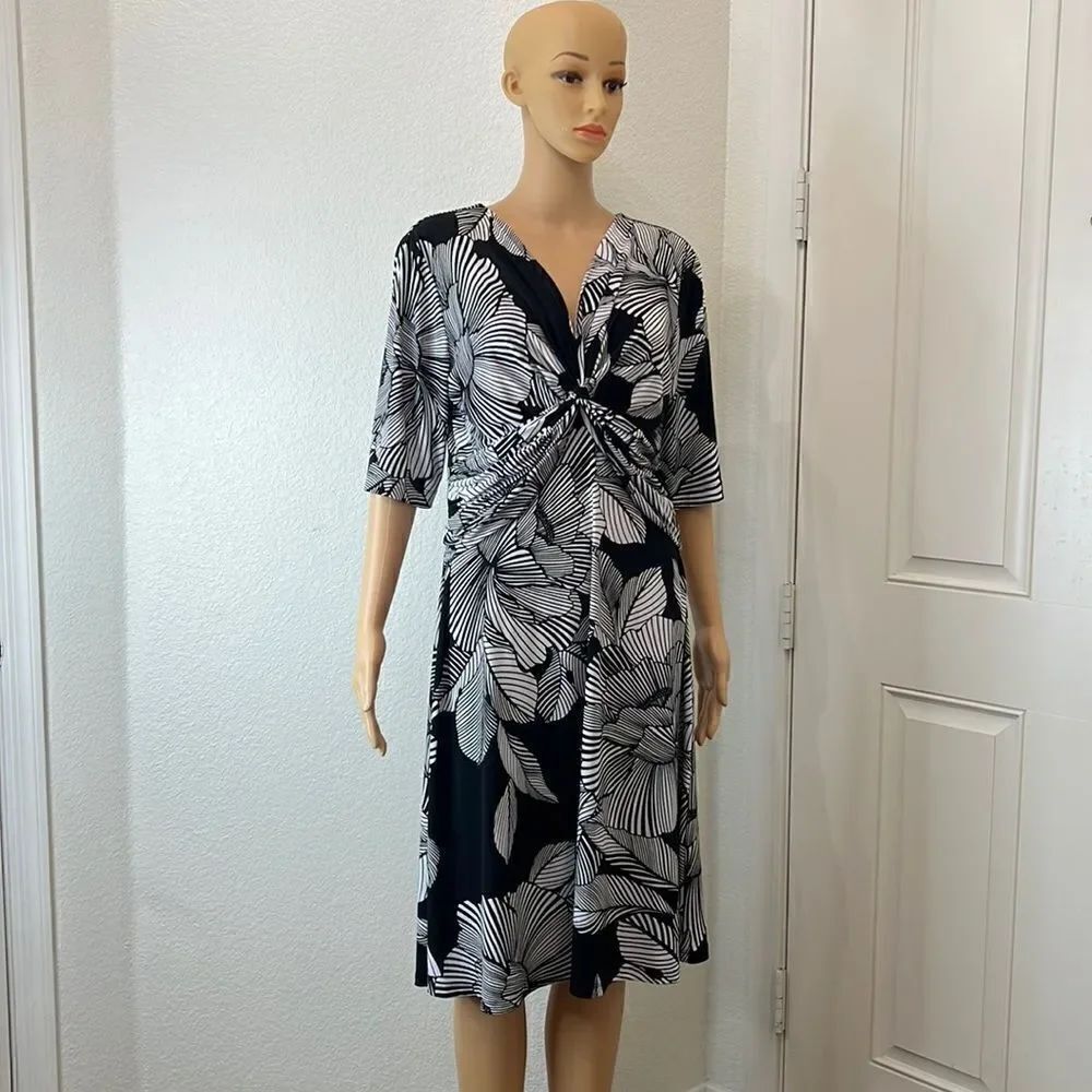 Dress Barn Dress Sz 12 V-Neck 3/4 Sleeve Black White Floral Midi Slimming Waist